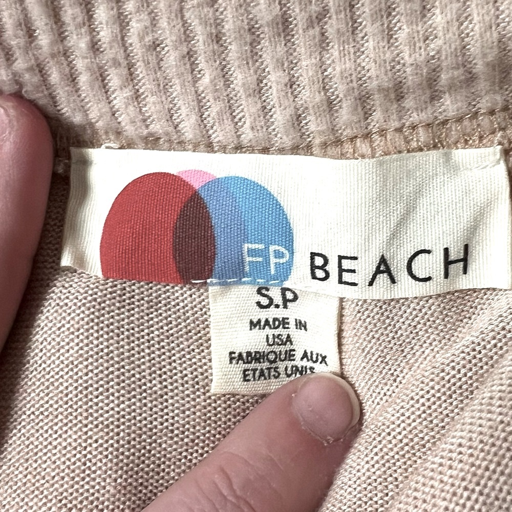 FREE PEOPLE BEACH WRAP ME UP LIGHTWEIGHT SOFT BELL SLEEVE TOP SIZE SMALL - Picture 8 of 9